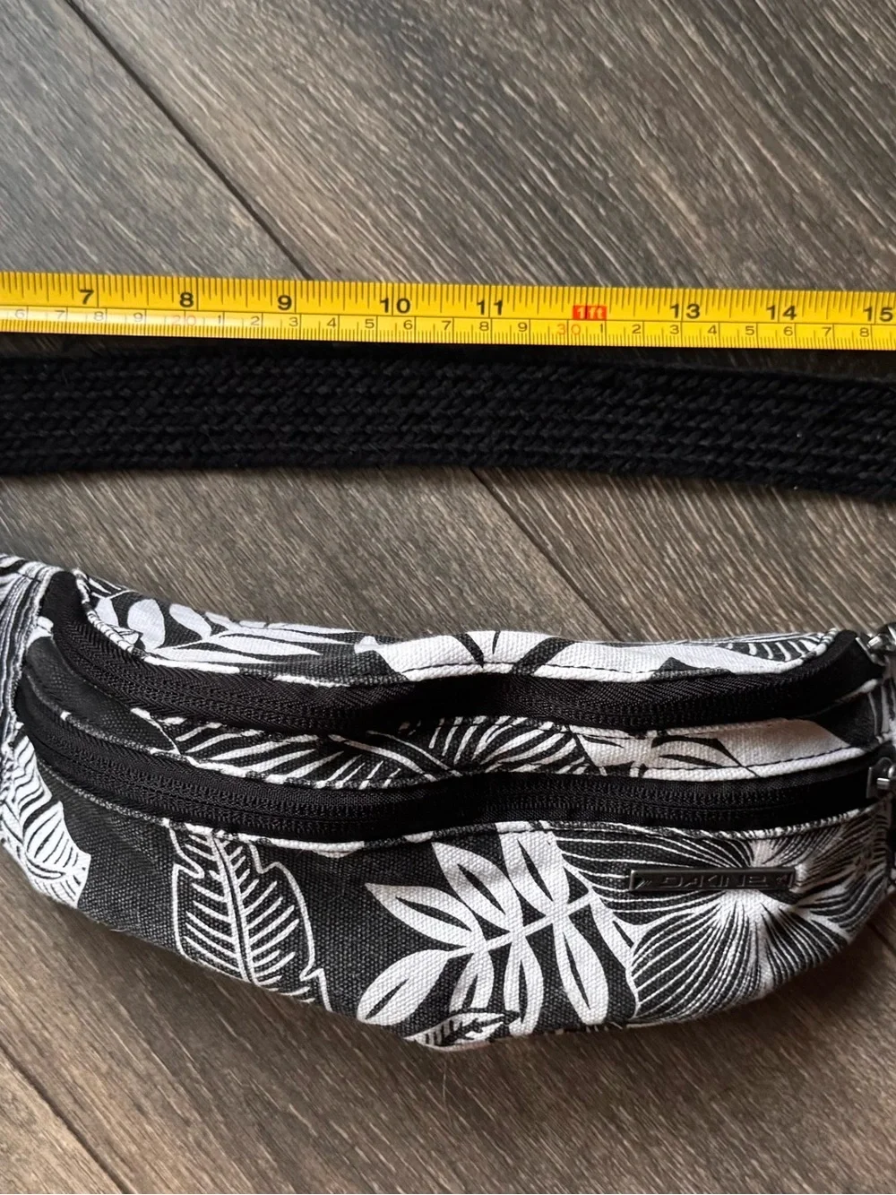 Dakine Gigi Hip Pack in Hibiscus Palm Canvas Belt Bag